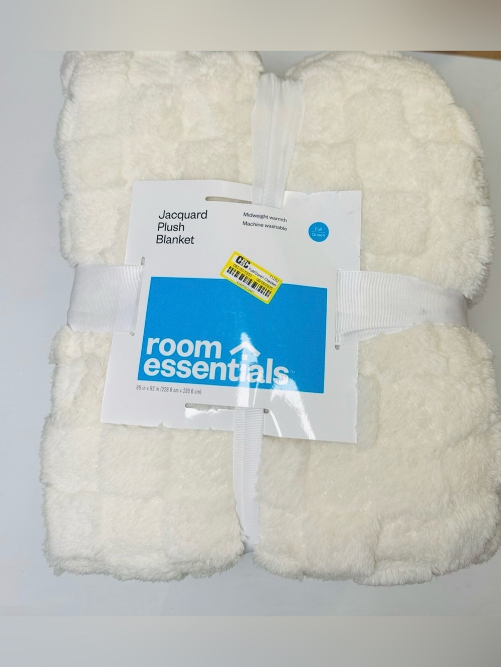 Room Essentials Jacquard Plush Blanket – Full/Quee